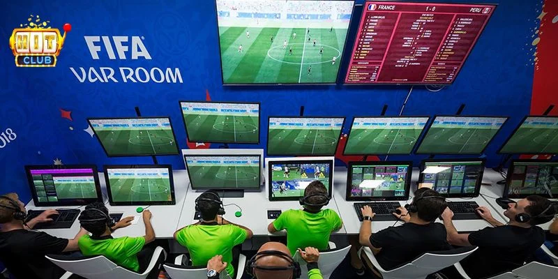 Công Nghệ VAR Là Gì? Hiểu Về VAR Trong Bóng Đá Hiện Đại 4 Nhận diện sai lầm là trường hợp dùng VAR thông dụng trong bóng đá.